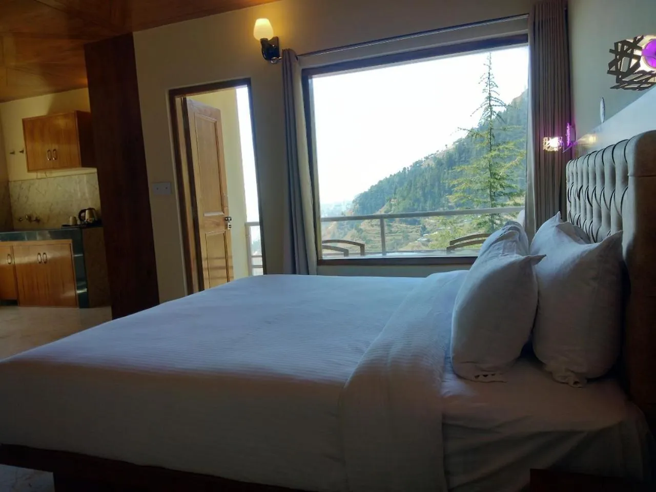 Hassan Valley Retreat Kufri India