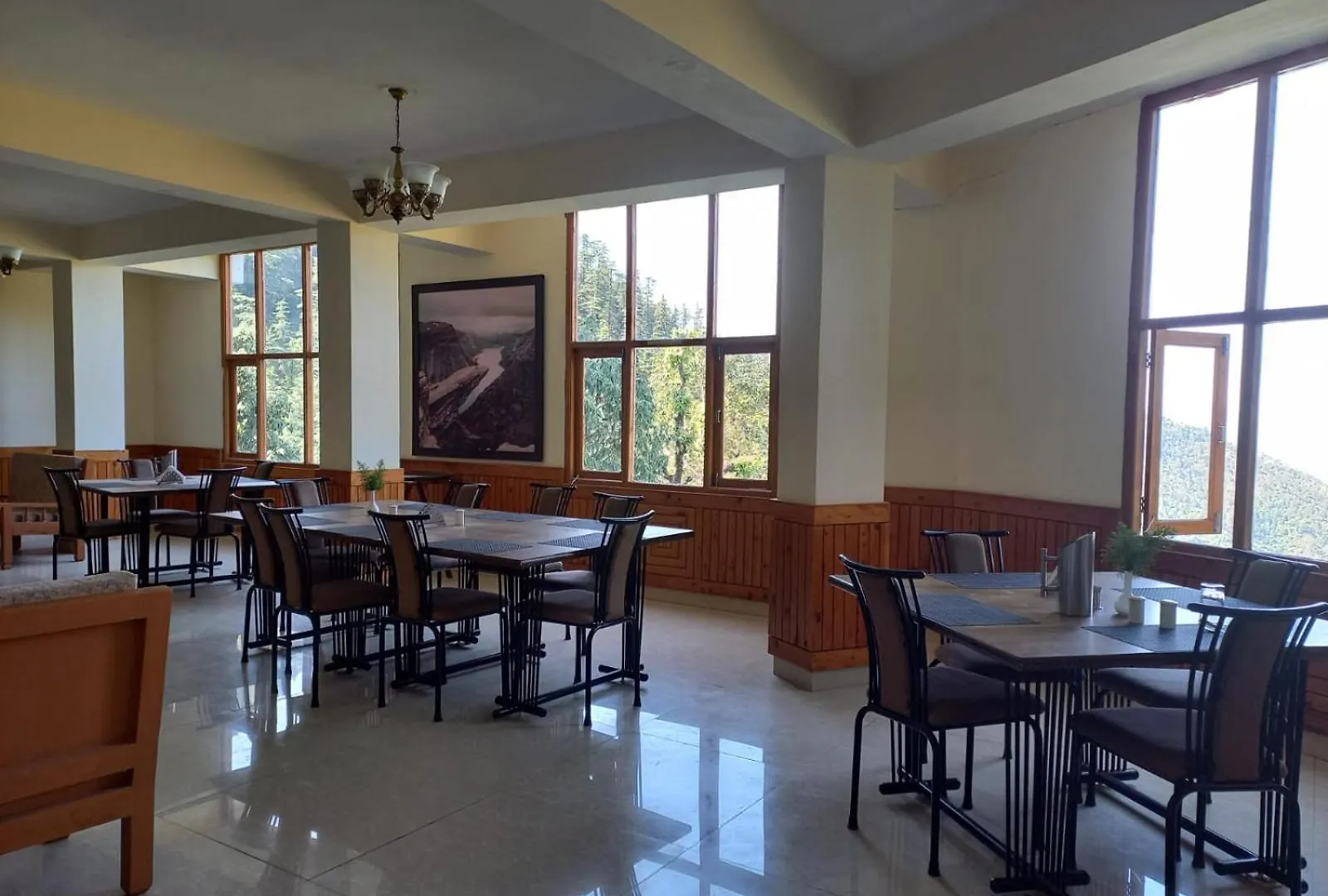 Hassan Valley Retreat Kufri Bed & Breakfast