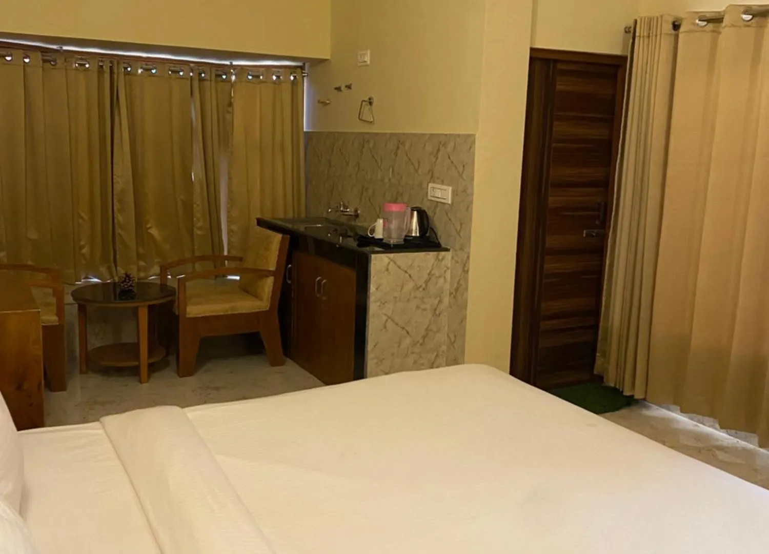 Hassan Valley Retreat Kufri Bed & Breakfast